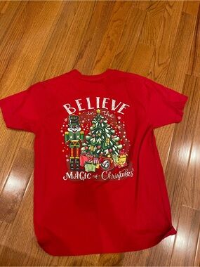 Buc-ee's Believe in Magic of Christmas Red Short Sleeve Tee T-Shirt Large 2024